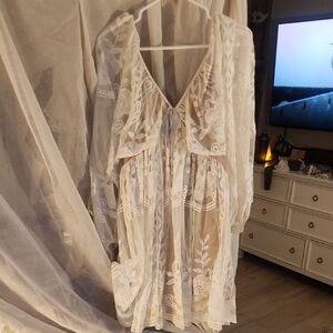 Elegant Cream Lace Dress Size L
